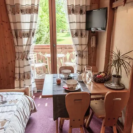 La Cour Lägenhetshotell 3*