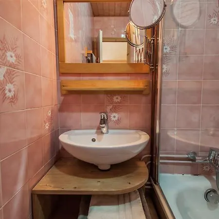 La Cour Lägenhetshotell 3*