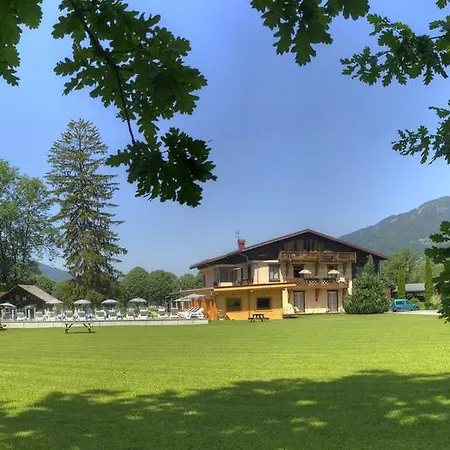 Résidence La Cour 3*