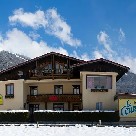 Aparthotel Résidence La Cour 3*