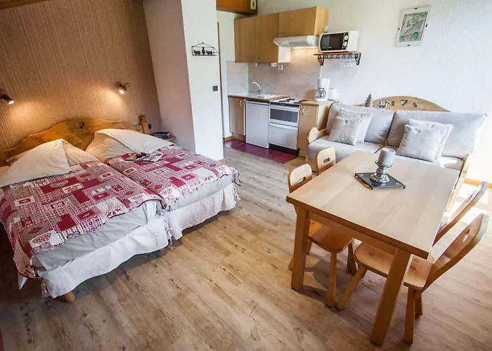 Lägenhetshotell La Cour 3*