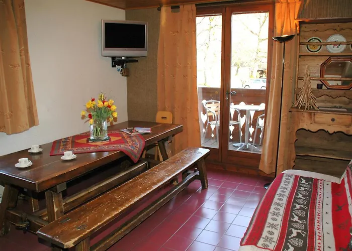 Lägenhetshotell La Cour 3*